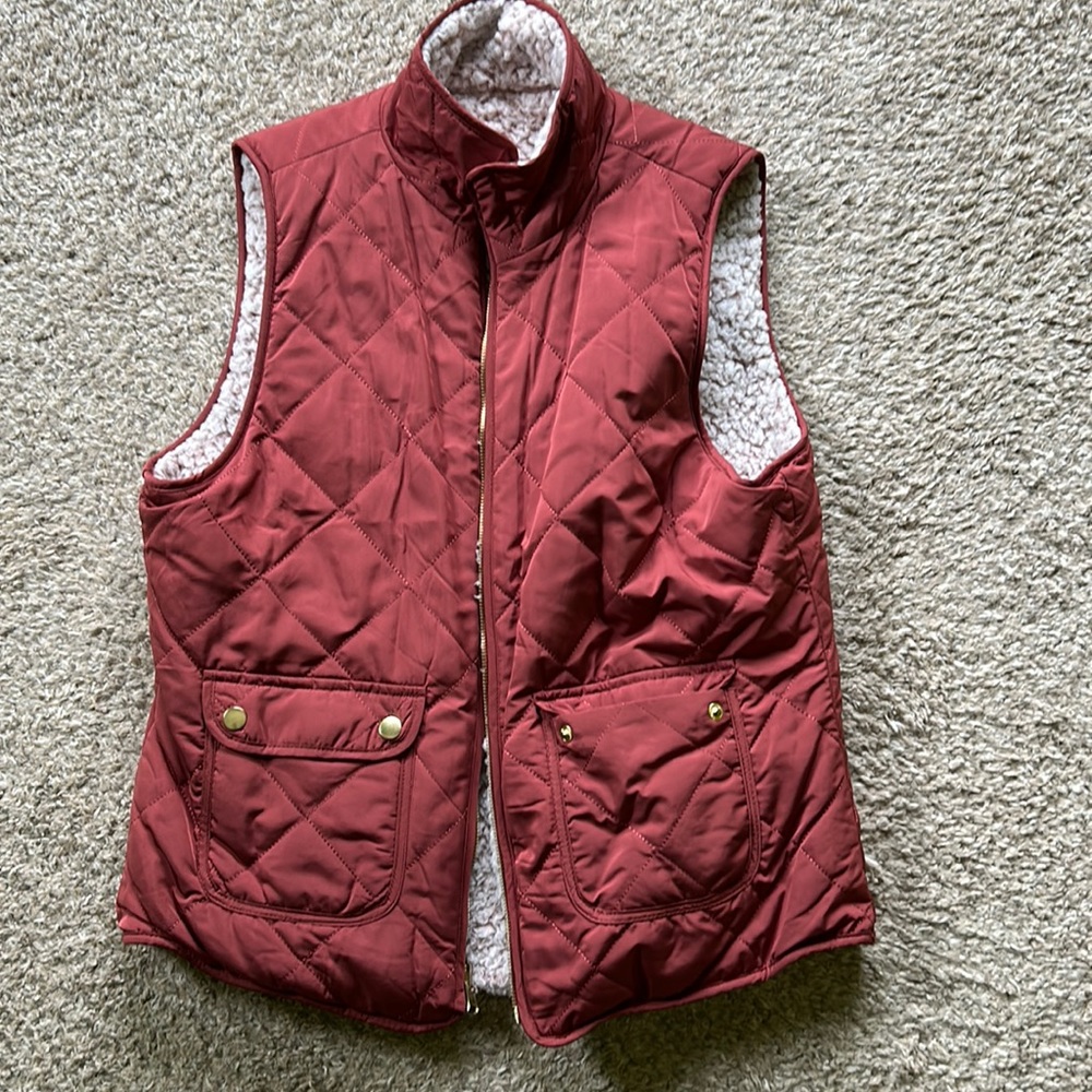 Mauve vest, size S/M.